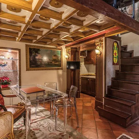 Downtown Eleanor Luxury Apartment